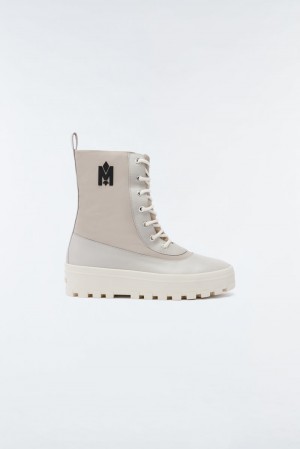 Mackage HERO unlined with signature lug tread sole ウィンターブーツ レディース 白 | 5439610-YB