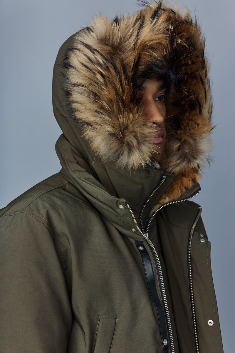 Mackage EDWARD 2-in-1 with hooded bib and natural fur ダウンパーカ メンズ 暗オリーブ | 2834561-HJ